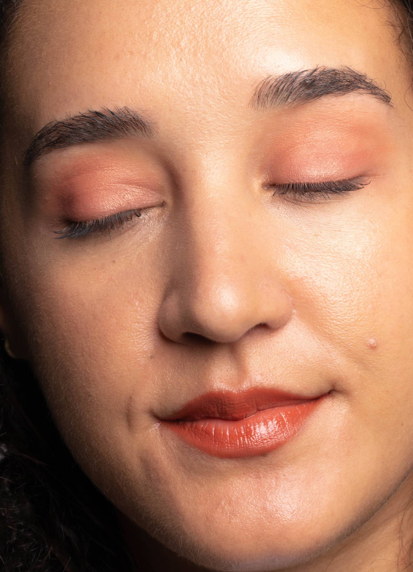 Vegan and cruelty free beauty, eyeshadow, neutral eyeshadow matte white cream +caption_Dani is wearing Flaunt #shade_Flaunt_|_Warm_Matte_Terracotta