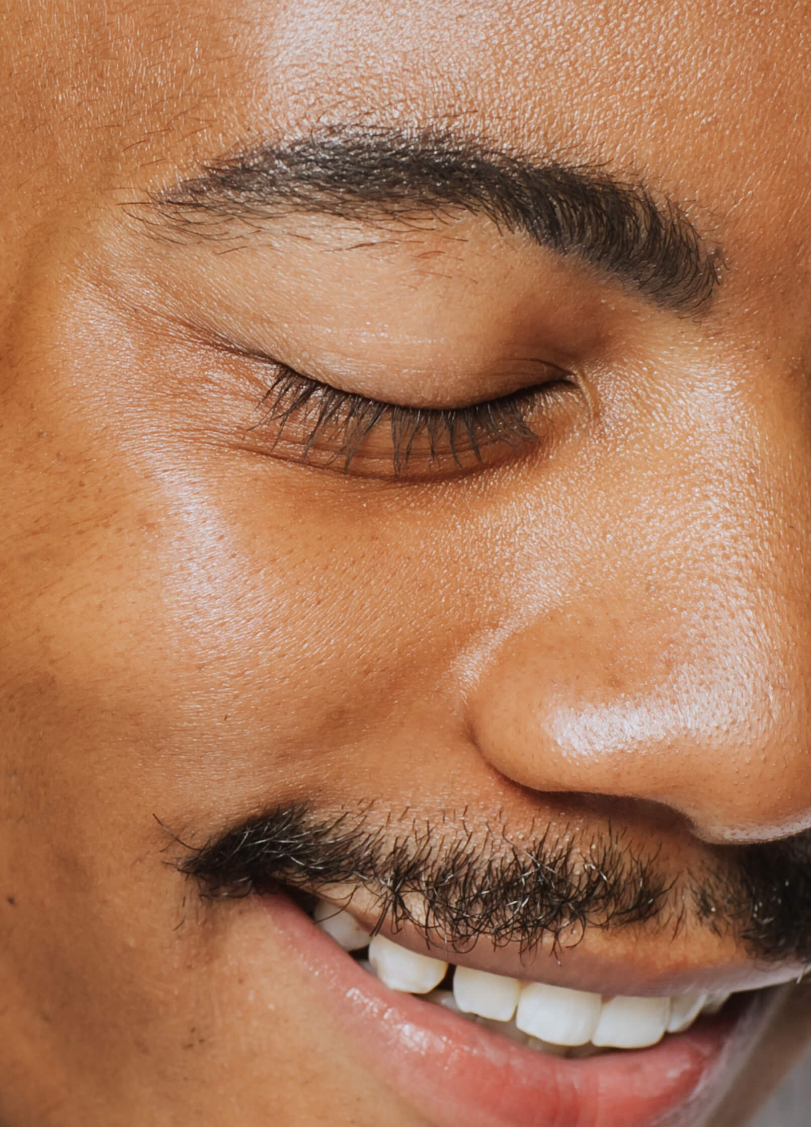 vegan and cruelty free waterproof brown mascara +caption_David is wearing brown mascara #shade_Brown_|_Deep_Brown