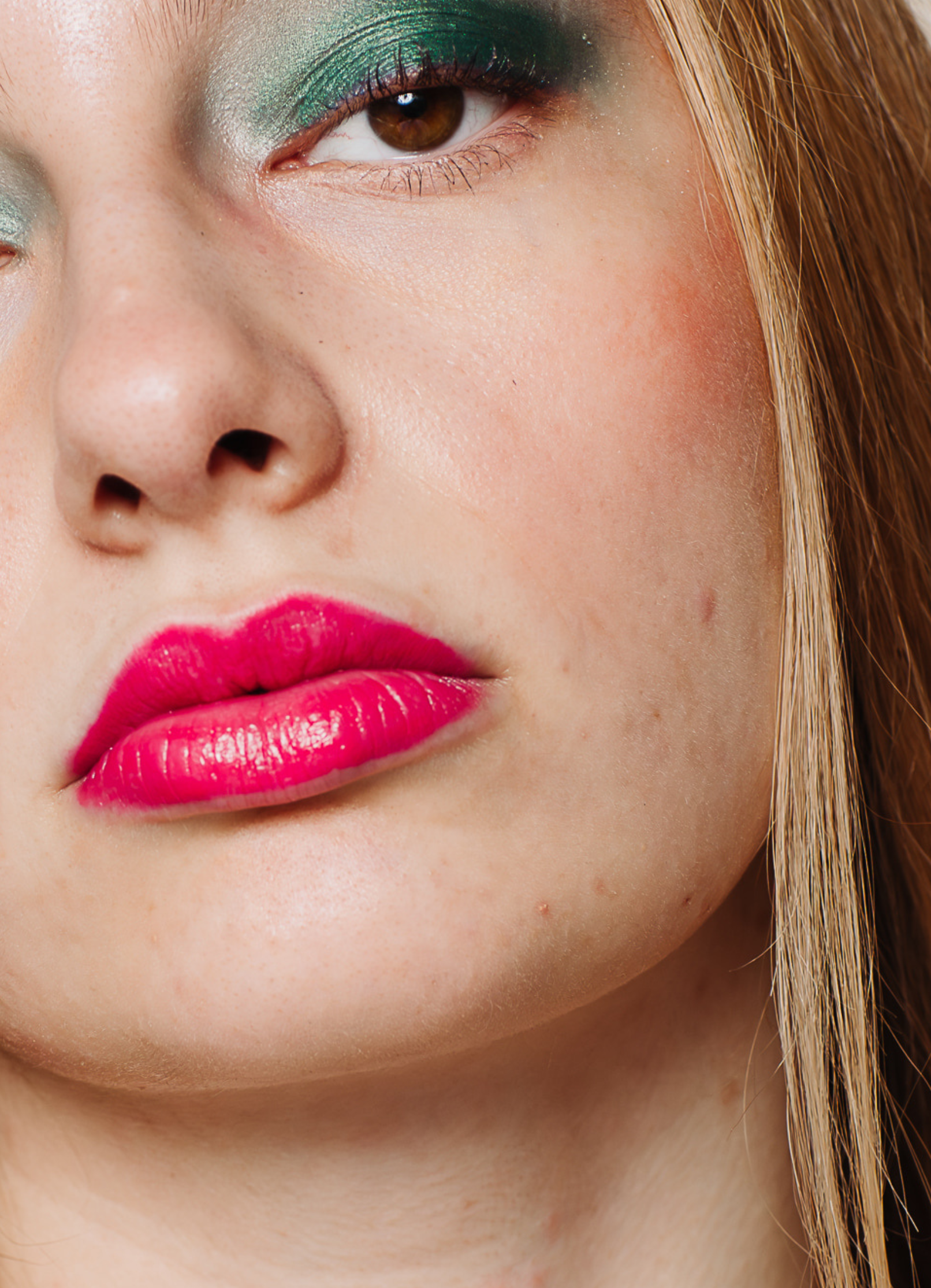 vegan cruelty free lipstick lip crayon +caption_Laura is wearing Fierce #shade_Fierce_|_Hot_Pink