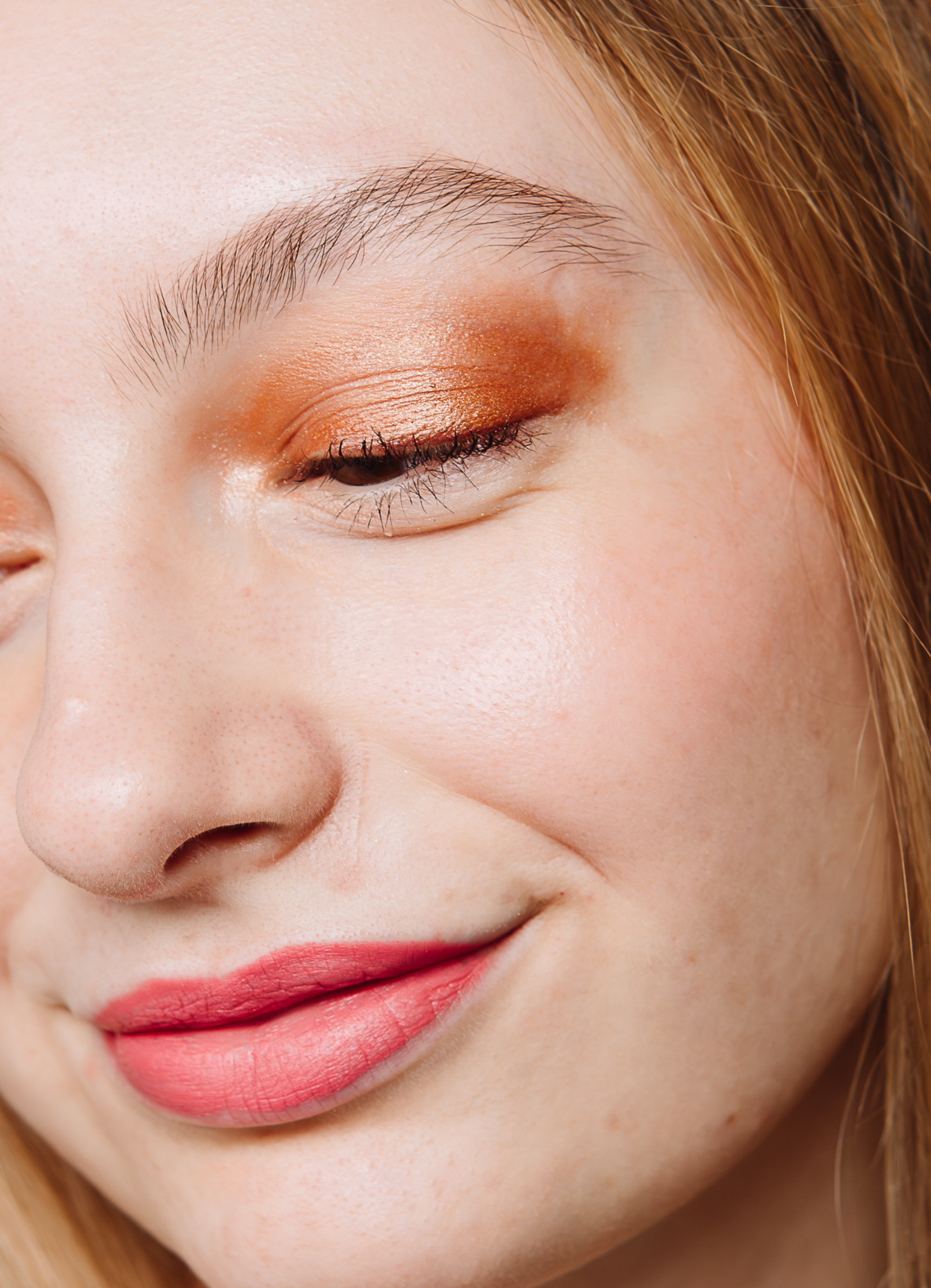 vegan cruelty free eyeshadow pencil crayon +caption_Laura is wearing Ignite #shade_Ignite_|_Soft_Copper